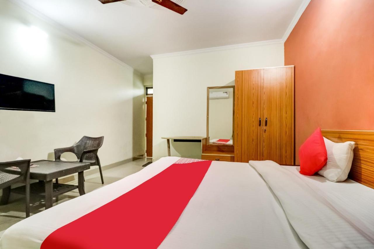 Oyo Hotel R K Residency Gurgaon Eksteriør billede